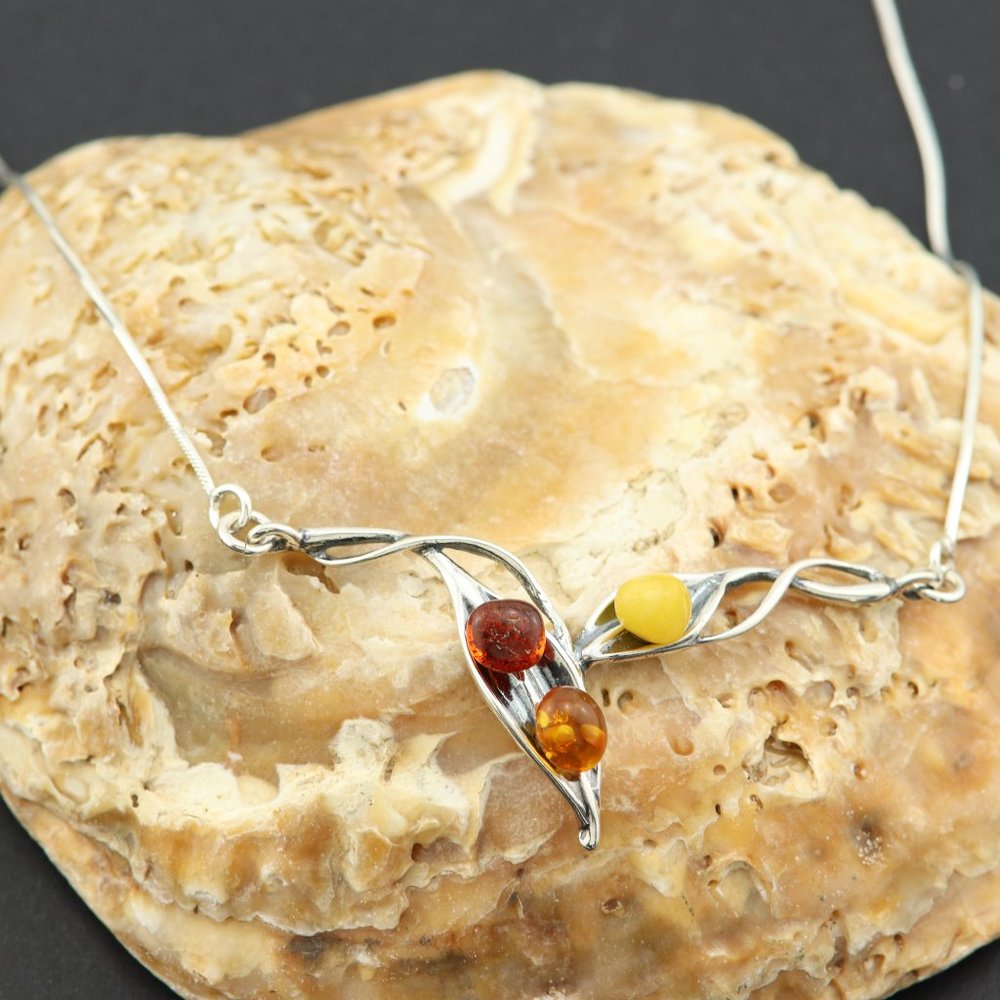 Sterling silver necklace with natural Baltic amber - Picture 8 of 13